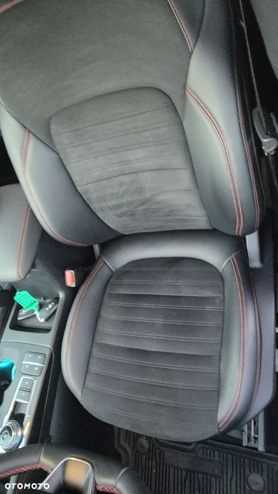 Ford Kuga 2.5P PHEV FWD ST-Line - 36