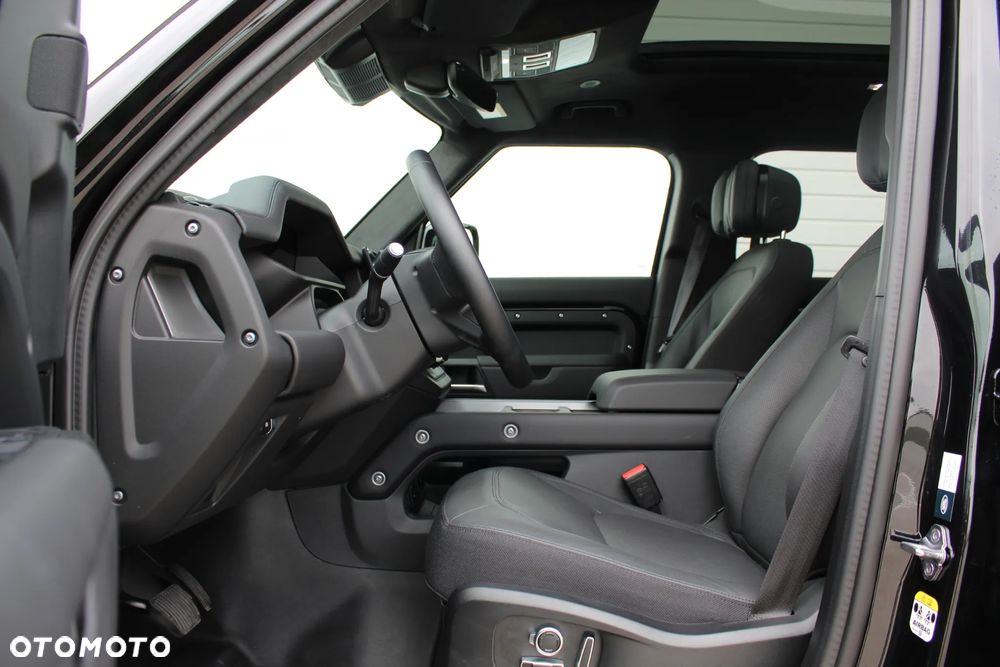 Land Rover Defender - 11