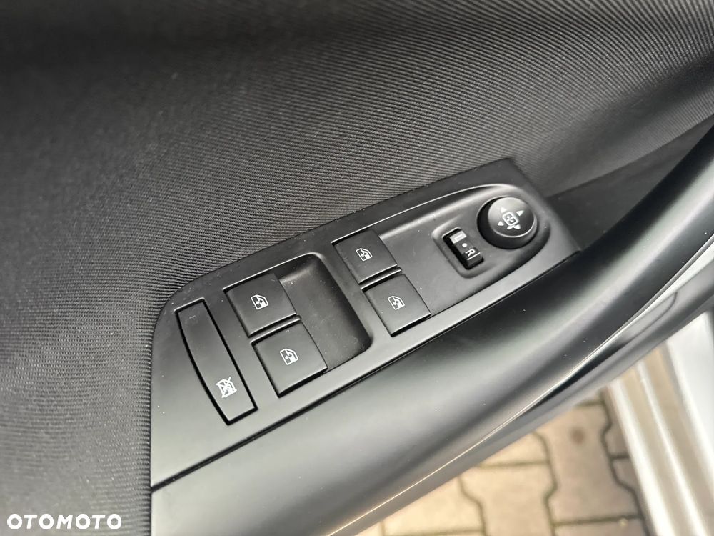 Opel Astra 1.4 T Edition S&S - 12