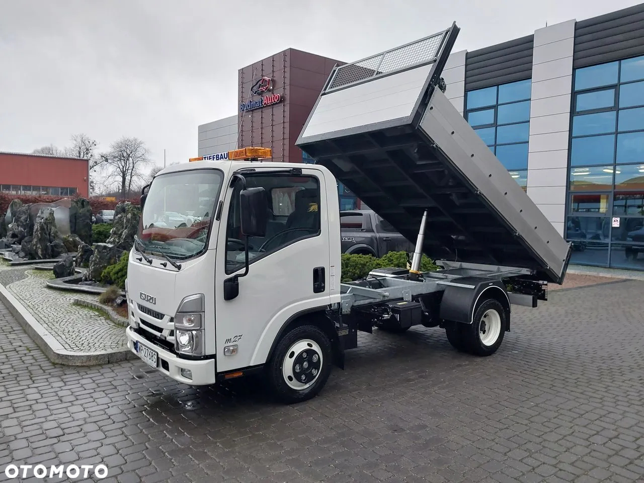 Isuzu M27 - 10