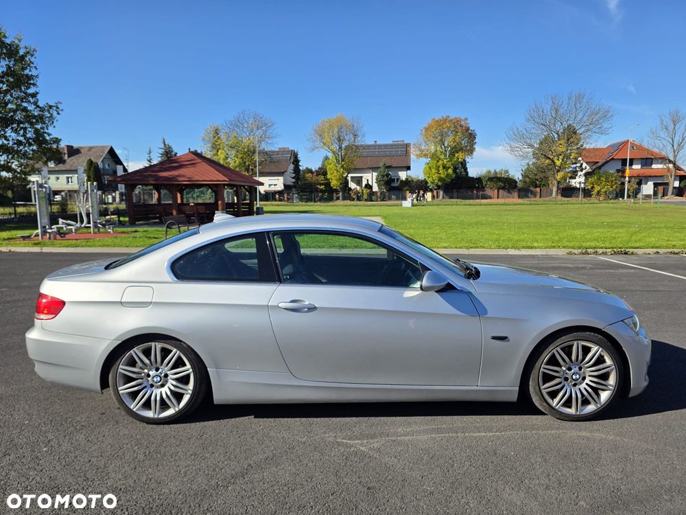 BMW Seria 3 325i - 6