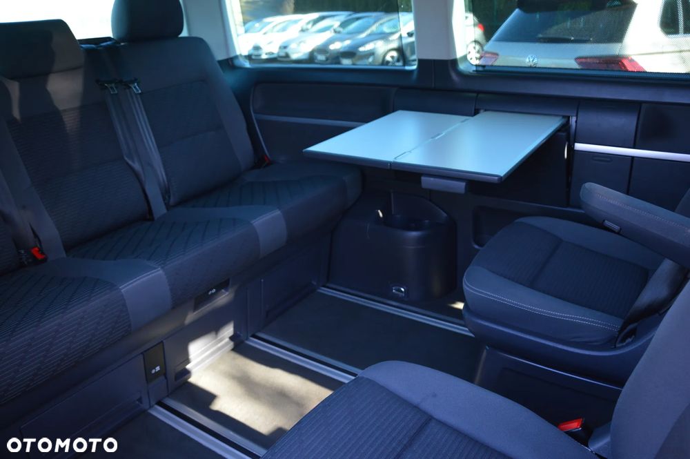 Volkswagen Multivan - 8