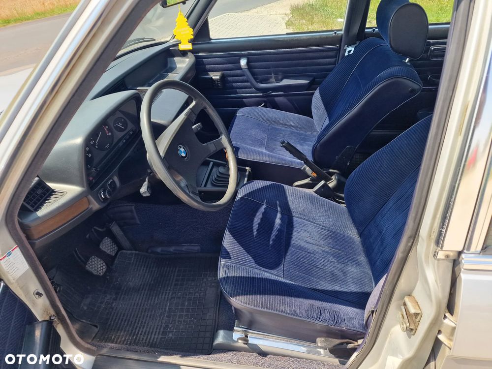 BMW Seria 5 520 - 18