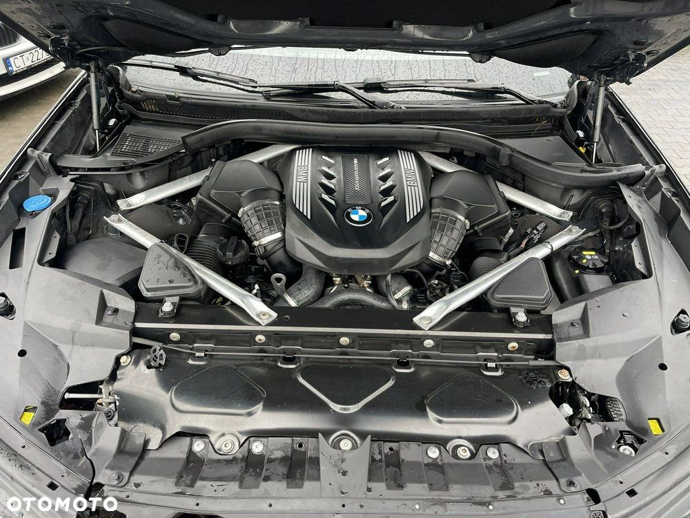 BMW X7 M50i sport - 16