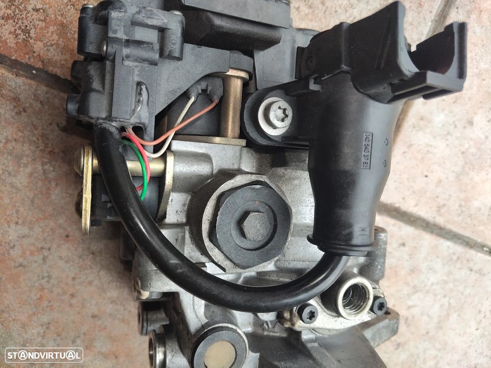 Bomba injetora mercedes W202/C220 - 3