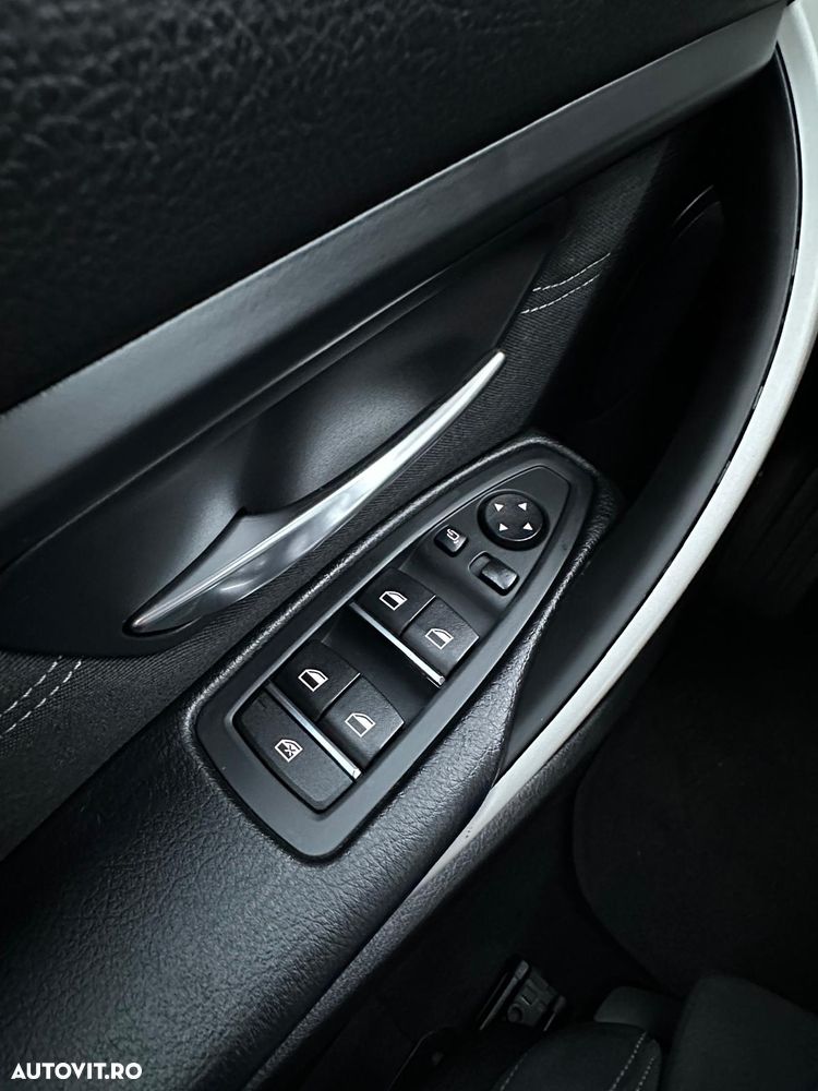 BMW Seria 3 320d Touring Aut. Efficient Dynamics Edition - 26