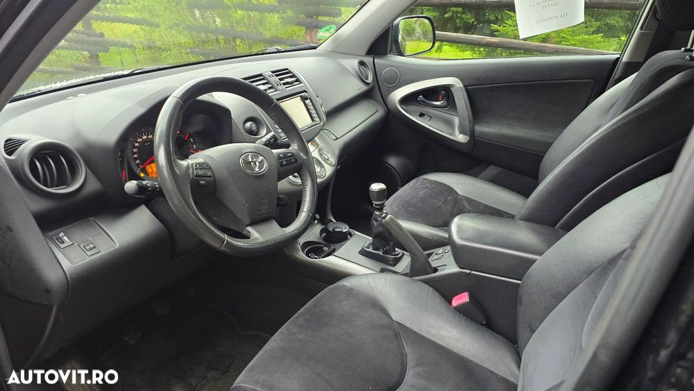 Toyota RAV4 2.2 D-4D 4WD Luxury - 8