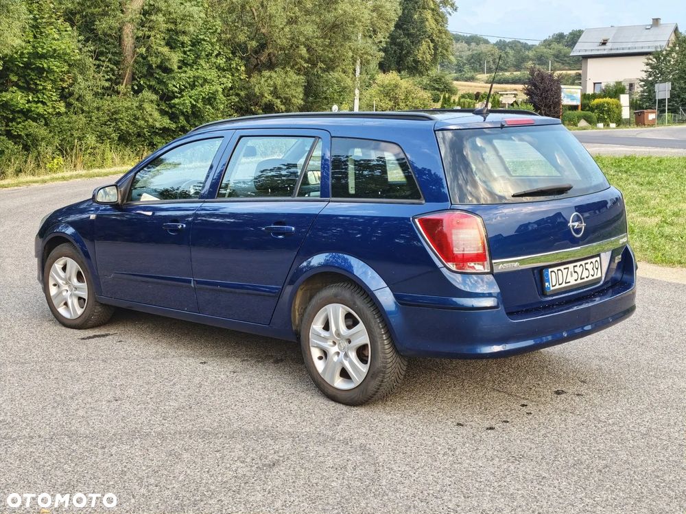 Opel Astra 1.9 CDTI DPF Cosmo - 3
