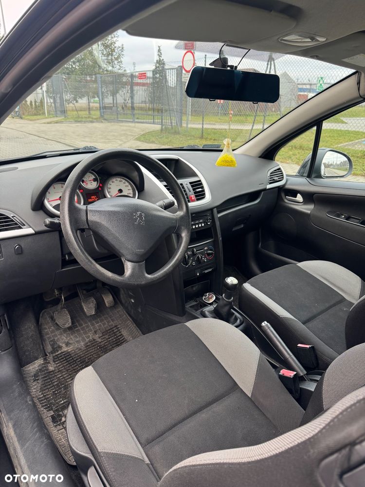 Peugeot 207 - 6