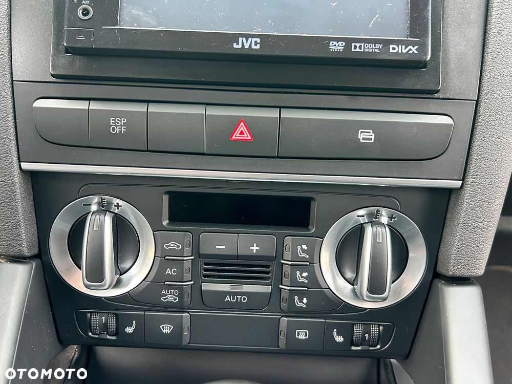 Audi A3 3-drzwiowe 1.6 Attraction - 23