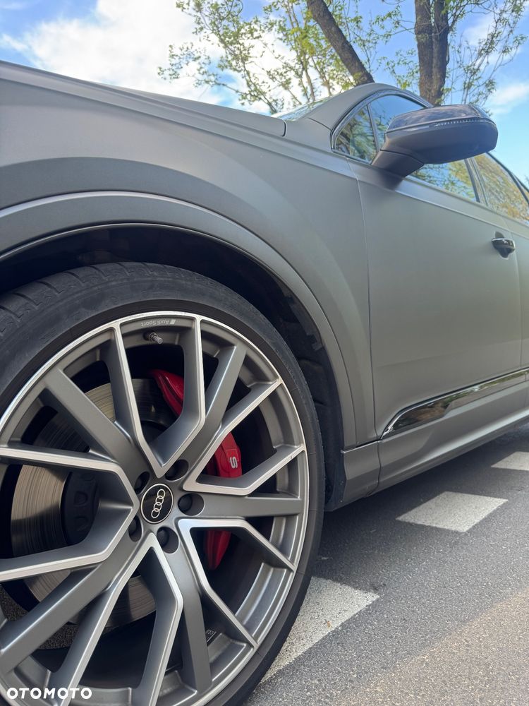 Audi SQ7 - 7