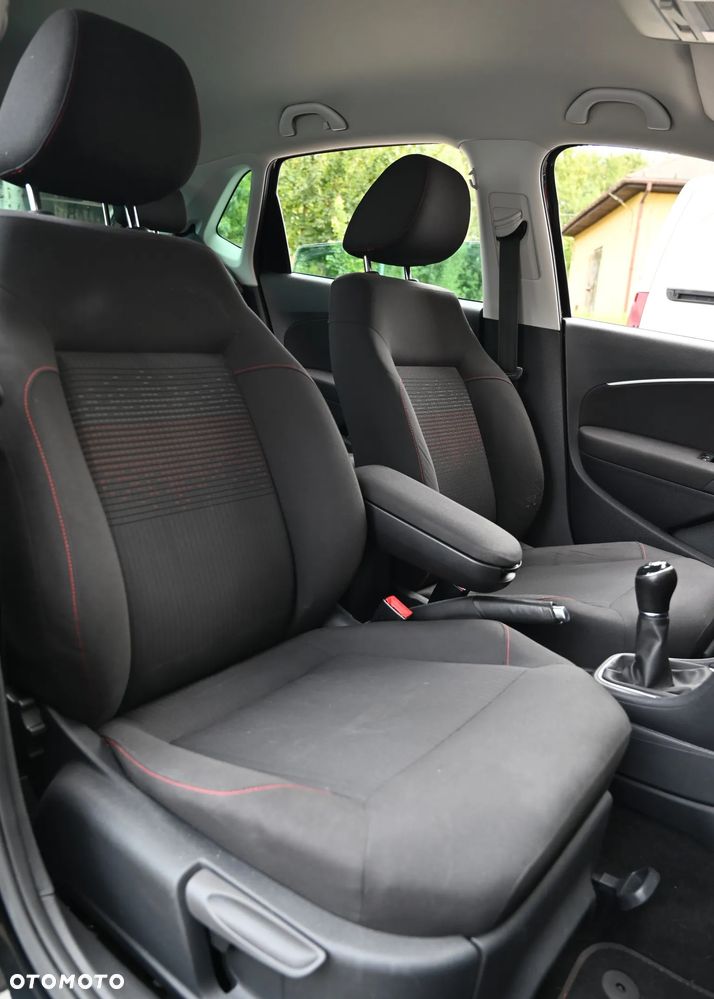 Volkswagen Polo 1.2 TSI (Blue Motion Technology) SOUND - 31