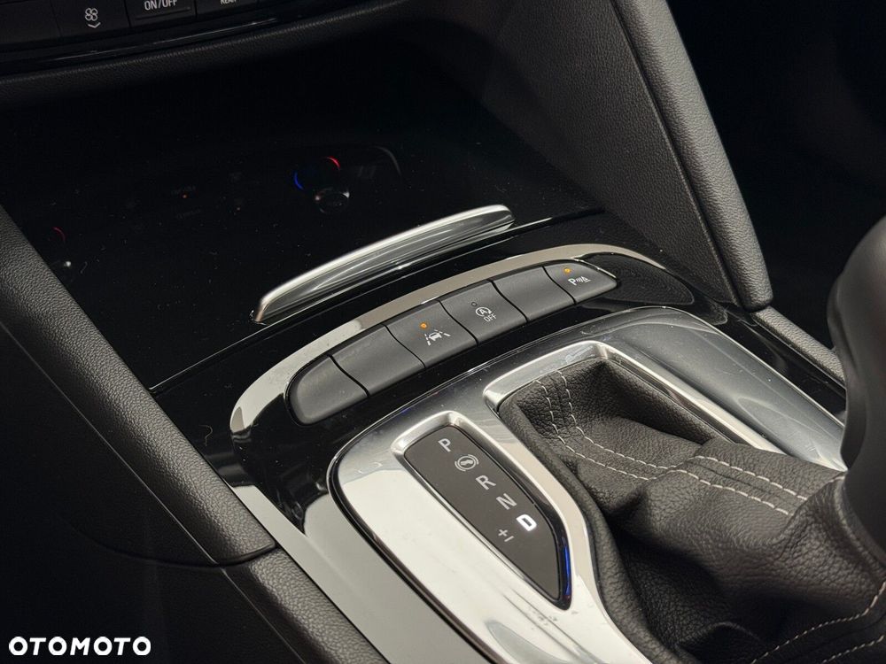 Opel Insignia 1.5 T Innovation S&S - 26