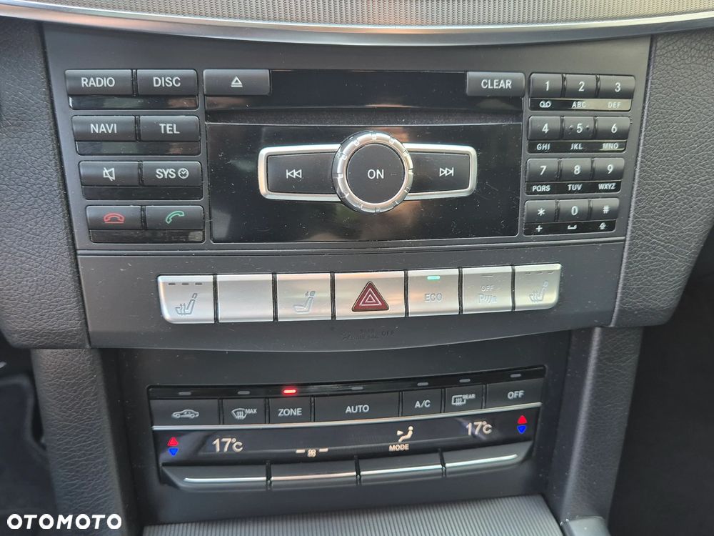 Mercedes-Benz Klasa E 220 T CDI 7G-TRONIC Avantgarde - 23