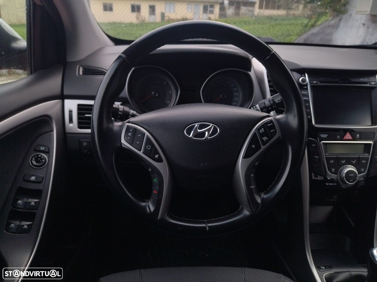 Hyundai i30 SW 1.6 CRDi Blue Comfort Auto AC+J17 - 8