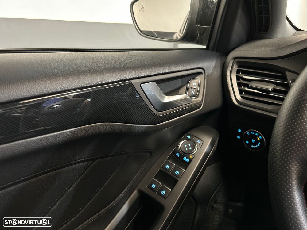 Ford Focus SW 1.0 EcoBoost MHEV ST-Line X - 43
