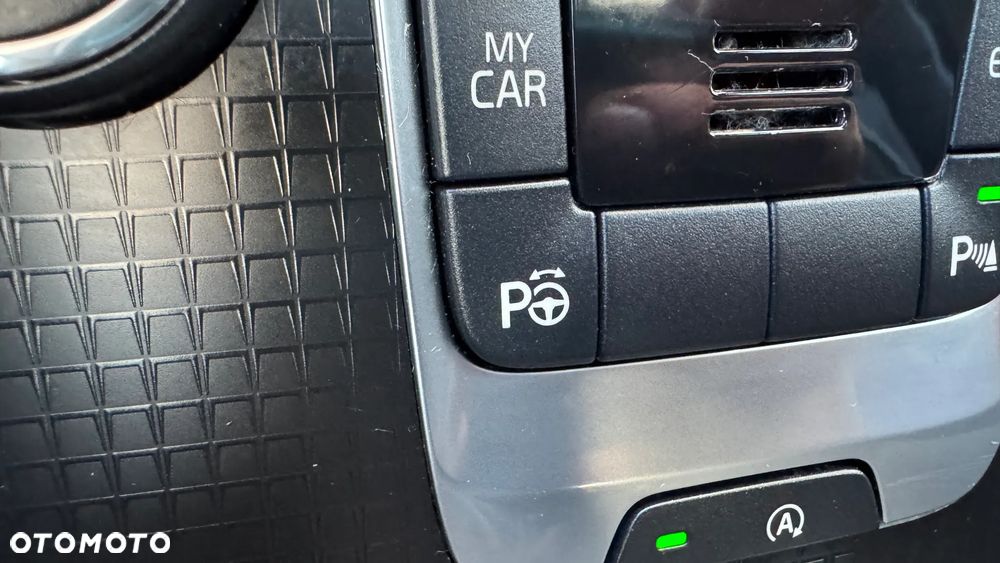 Volvo V40 D3 Geartronic RDesign - 32