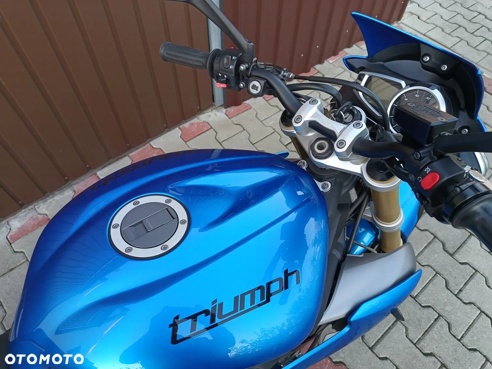 Triumph Street Triple - 15