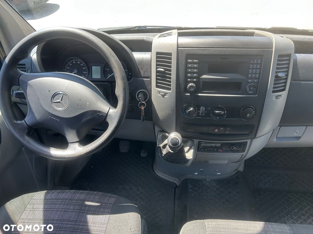Mercedes-Benz Sprinter 316 hak przyczepa 3500kg - 16