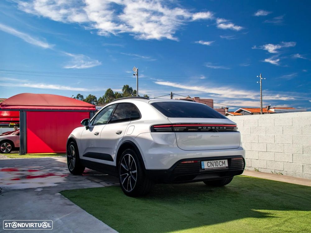 Porsche Macan Electric - 13