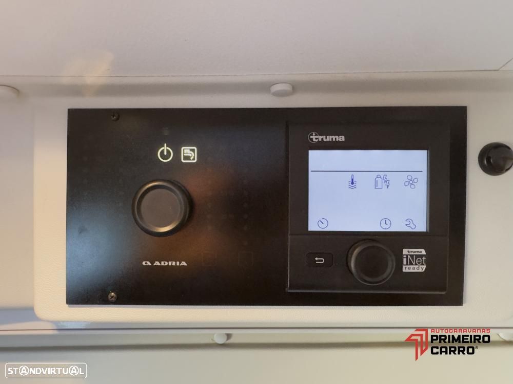Adria Twin 600 SPT cama transversal - 26