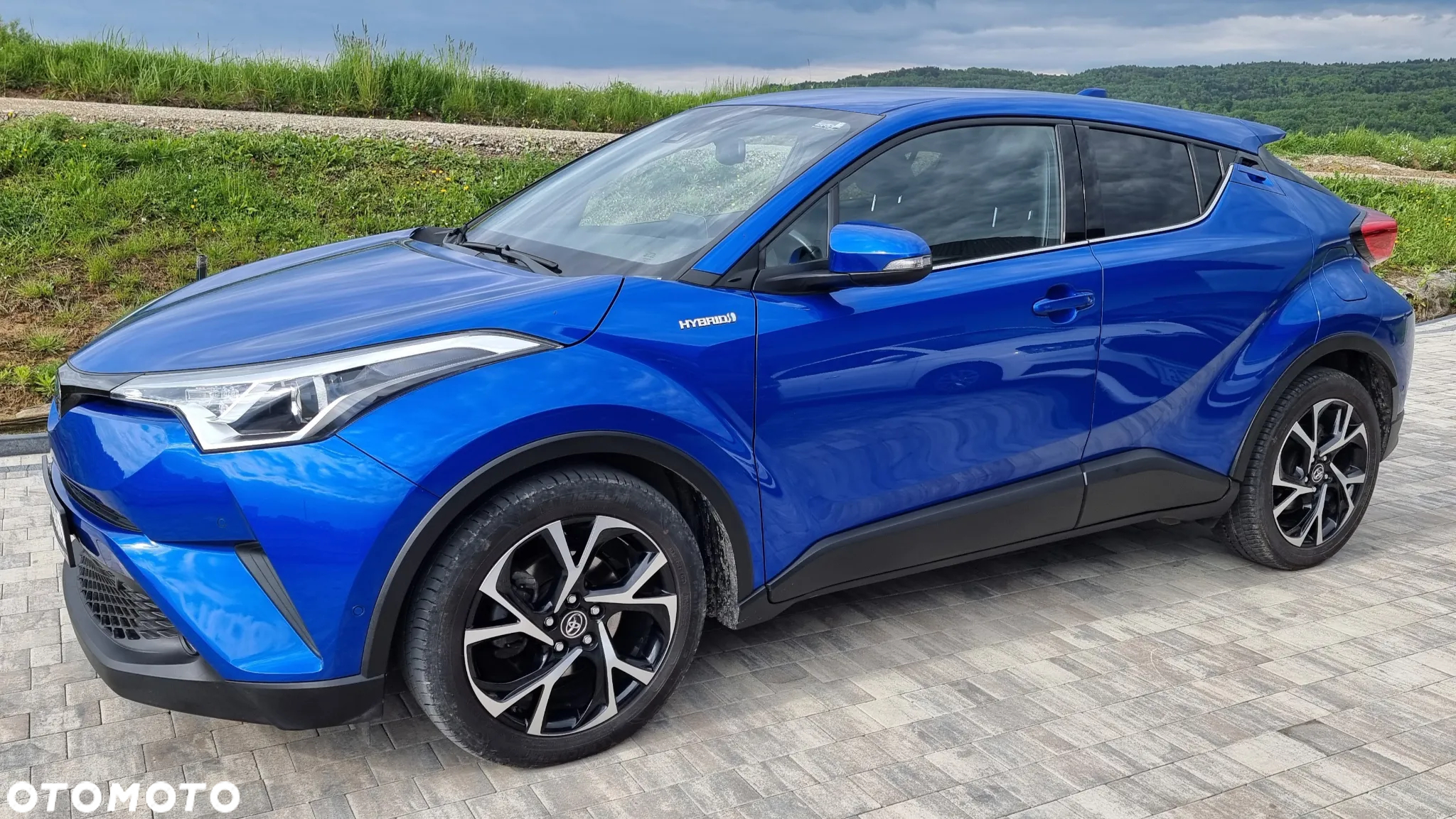 Toyota C-HR 1.8 Hybrid Team Deutschland - 8