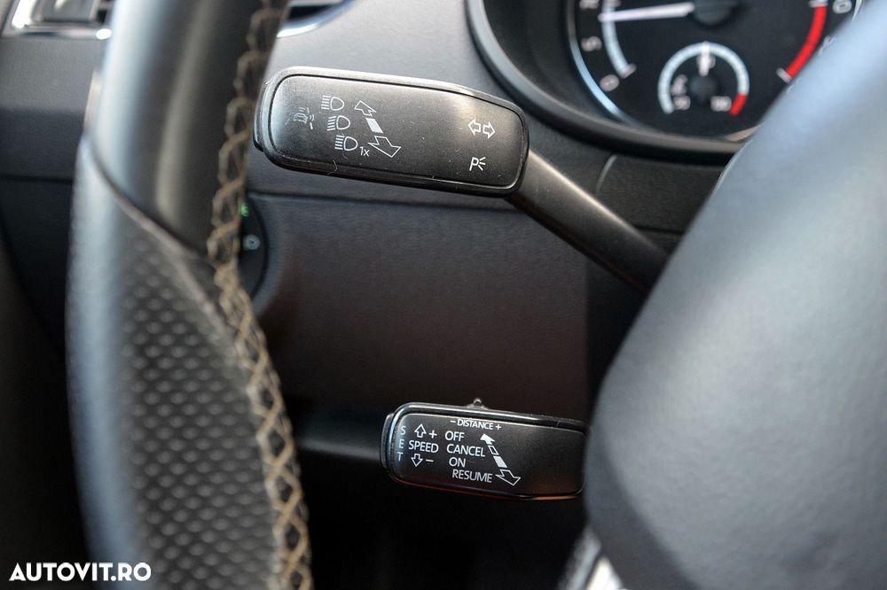 Skoda Octavia 2.0 TDI DSG RS - 28