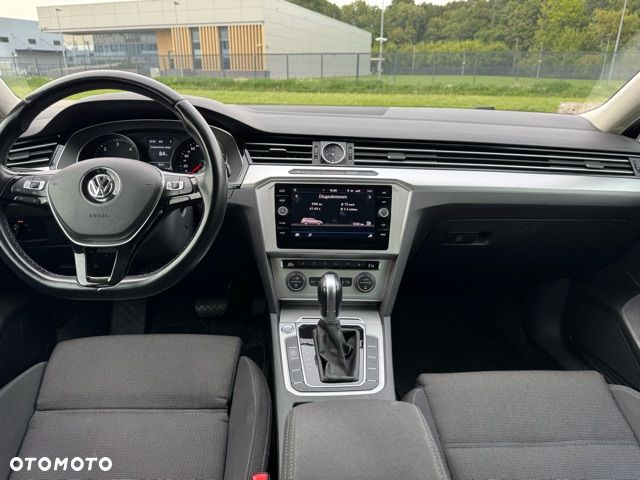 Volkswagen Passat 2.0 TDI SCR DSG Elegance - 11