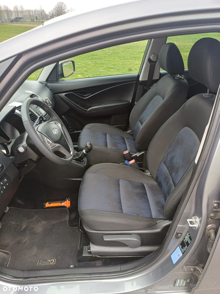 Hyundai ix20 - 10