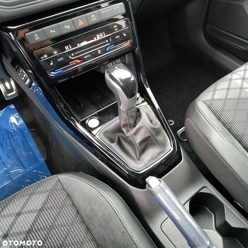 Volkswagen T-Cross 1.0 TSI R-Line Plus DSG - 17