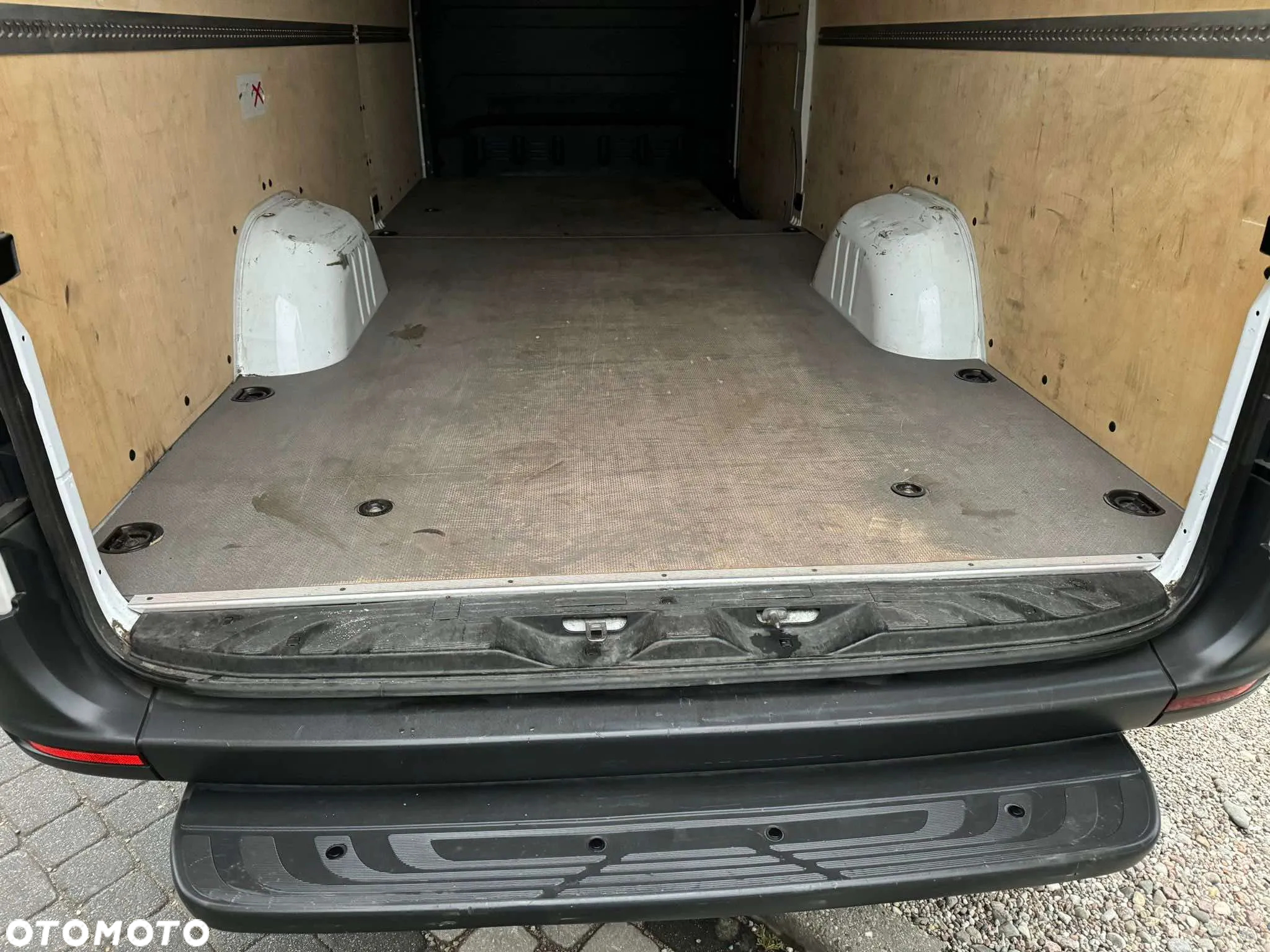 Mercedes-Benz Sprinter - 15