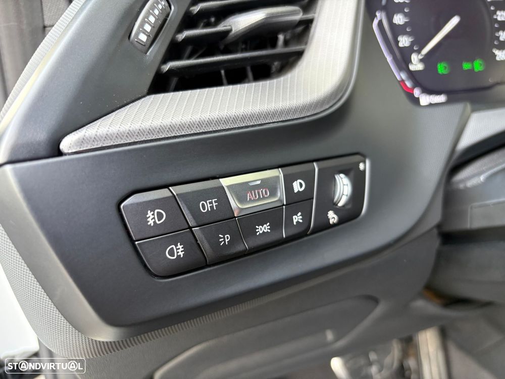 BMW 116 d Pack Desportivo M Auto - 14