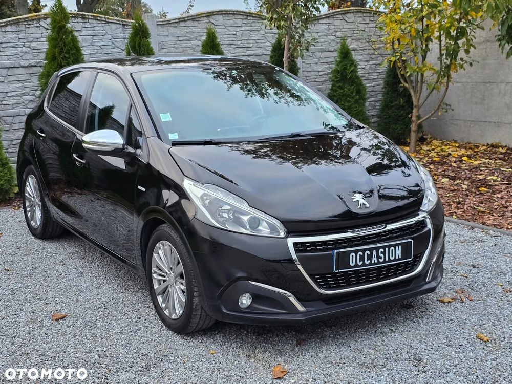 Peugeot 208 - 1