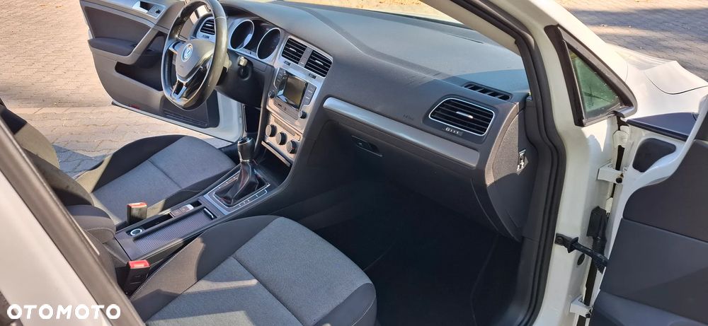 Volkswagen Golf - 9