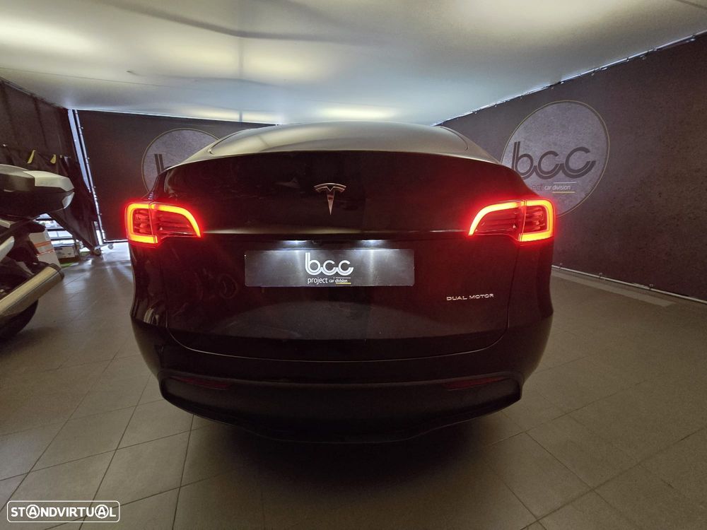 Tesla Model Y Long Range Dual Motor AWD - 17