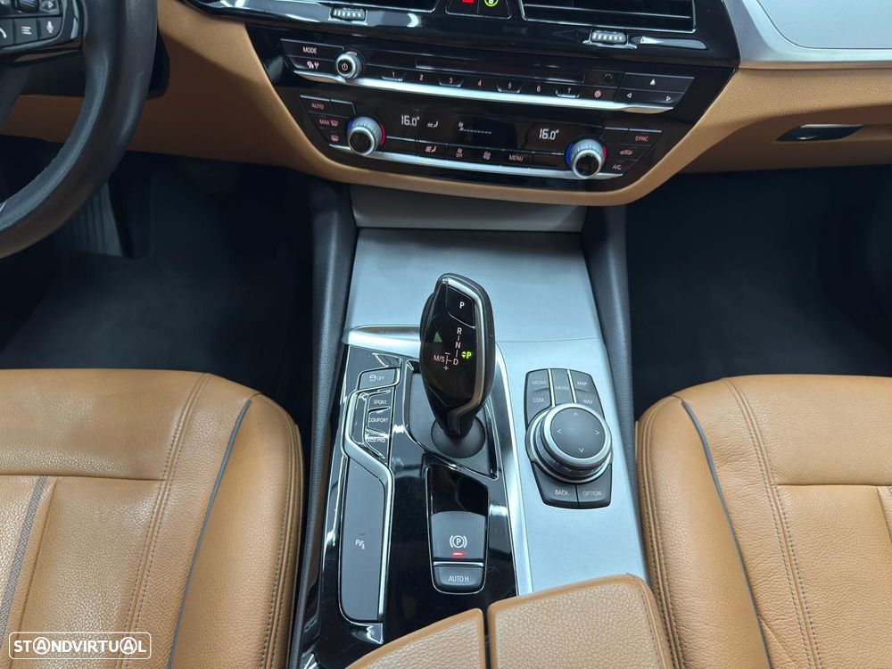 BMW 520 d Line Luxury Auto - 38