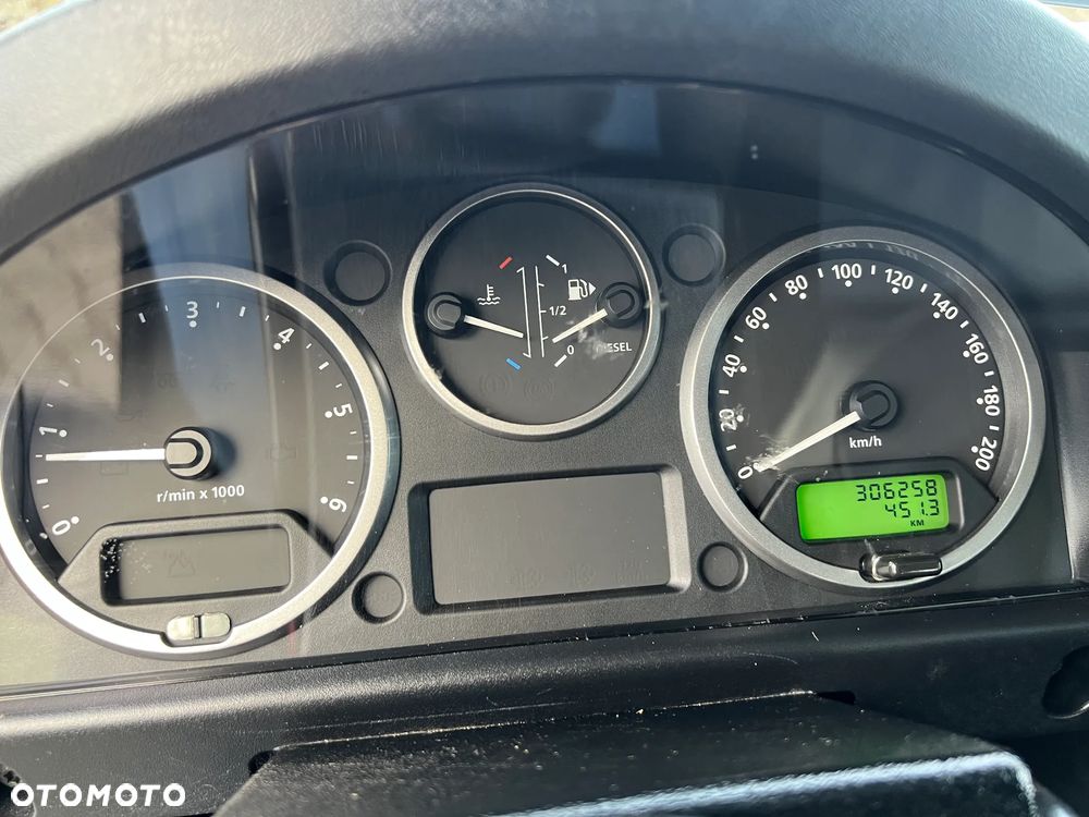 Land Rover Defender 90 DPF SE - 23