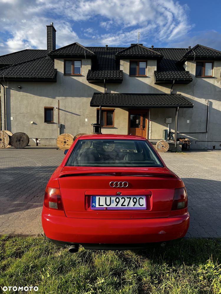 Audi A4 Limousine - 3