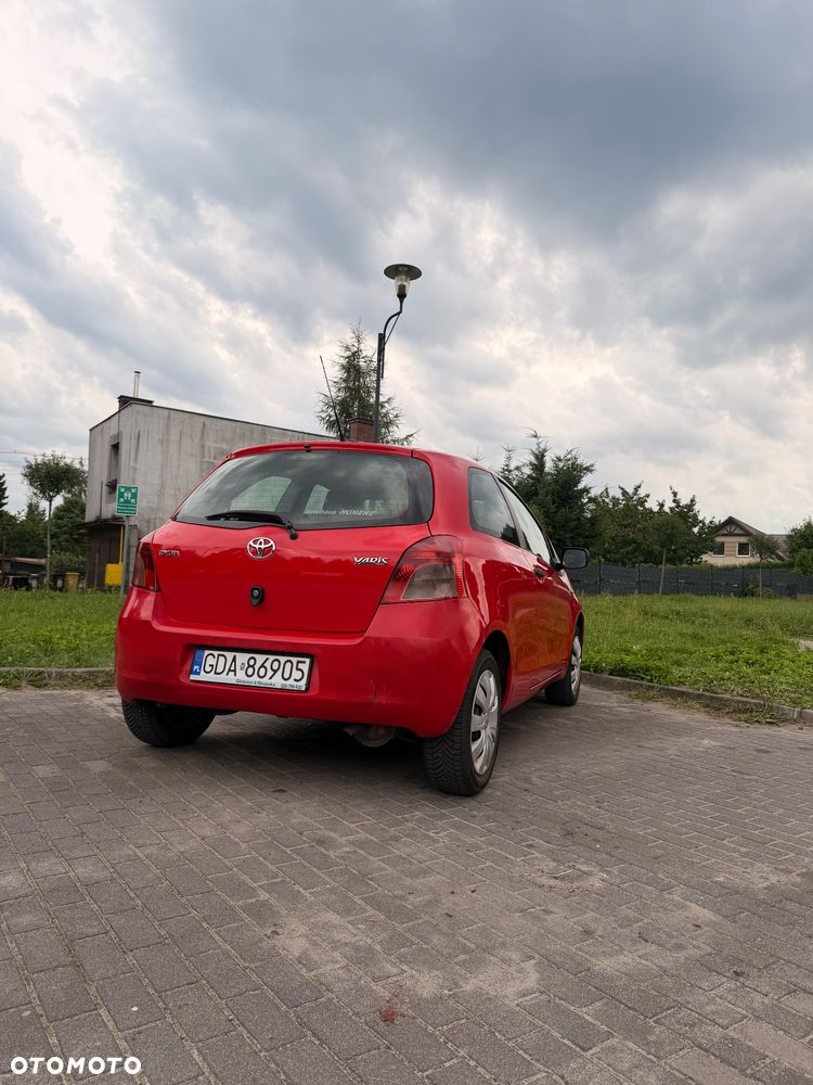 Toyota Yaris 1.0 VVT-i - 21