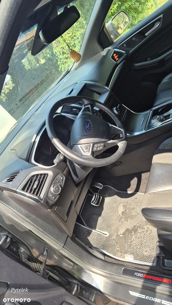 Ford Edge - 10
