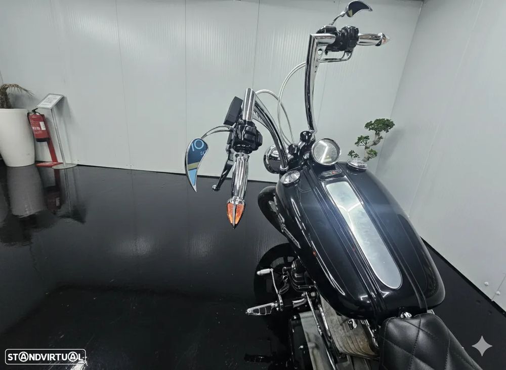 Harley-Davidson FLSTF ROCKER C - 8