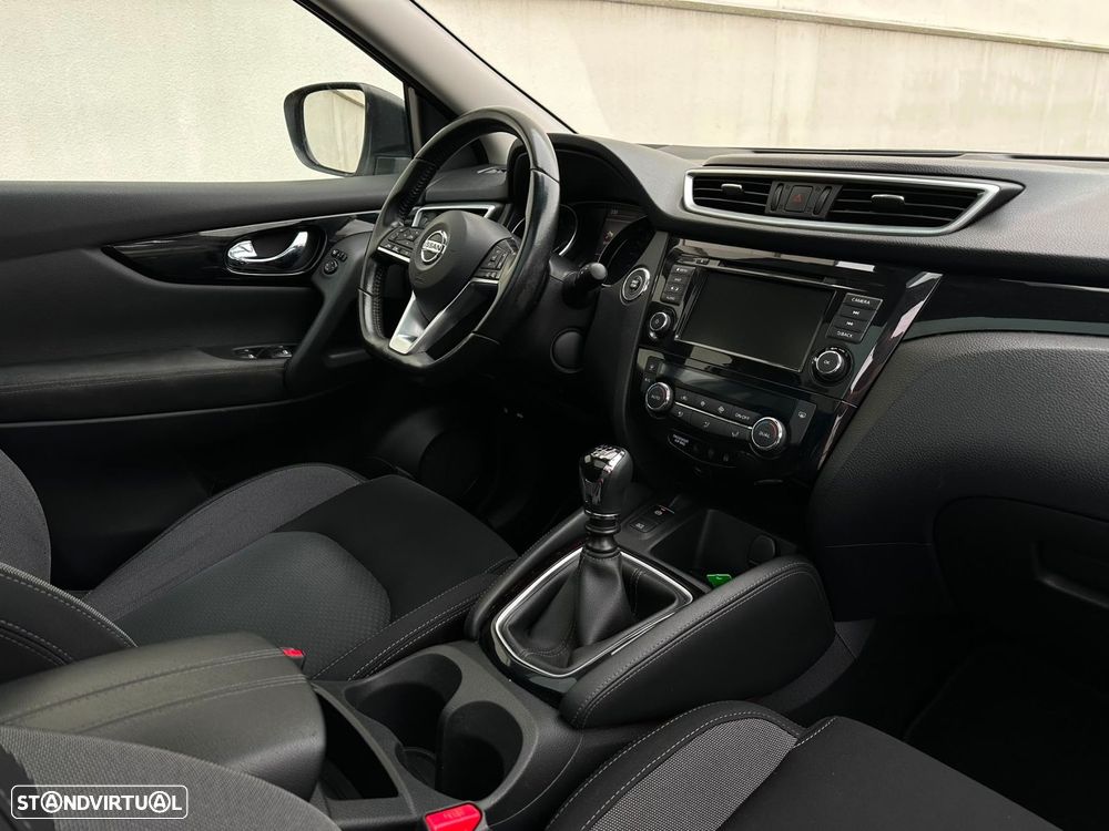 Nissan Qashqai 1.5 dCi N-Connecta J18 - 13