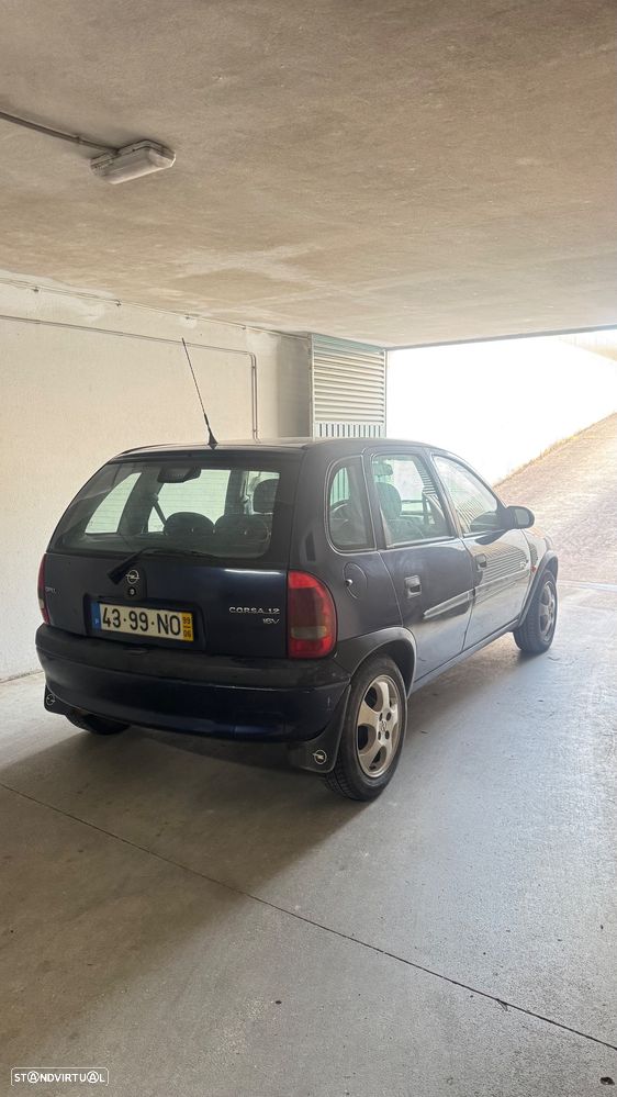 Opel Corsa 1.2 16V - 11