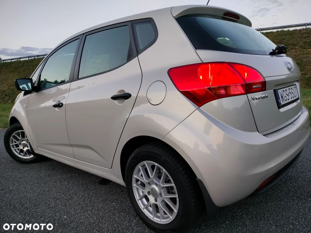 Kia Venga 1.4 CVVT Vision - 16