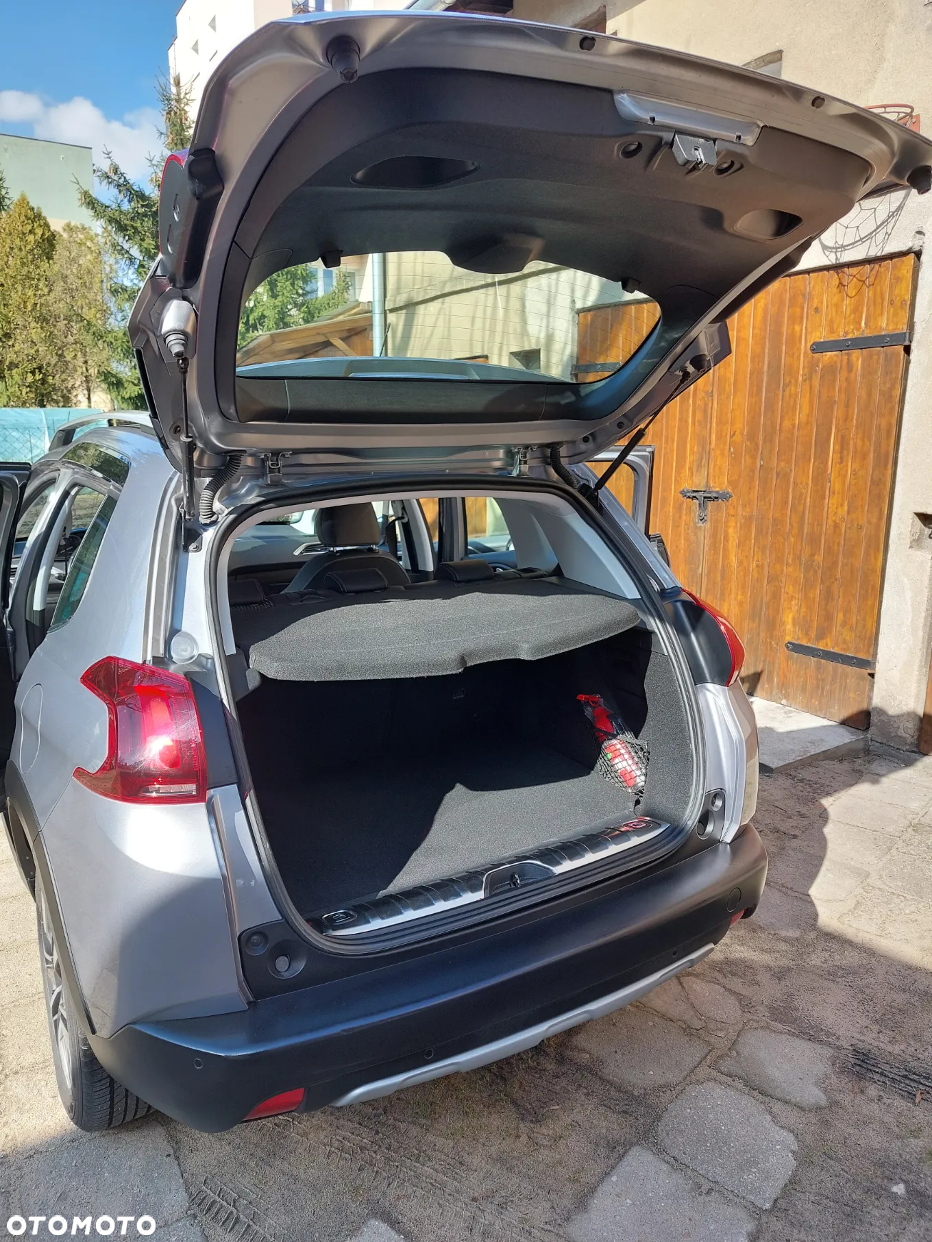Peugeot 2008 - 8