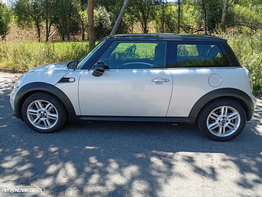 MINI 3 Portas Cooper D - 2