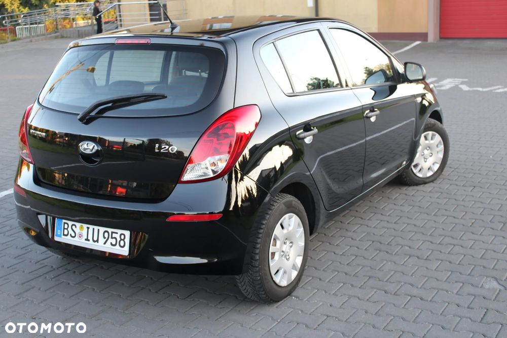 Hyundai i20 ver-1-4-150-jahre - 10