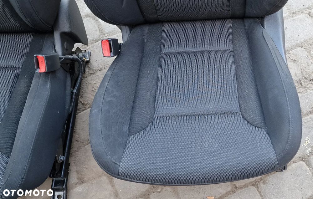 FOTEL PRZÓD PRAWY LEWY ELEKTRYCZNIE GRZANE HYUNDAI i40 - 9