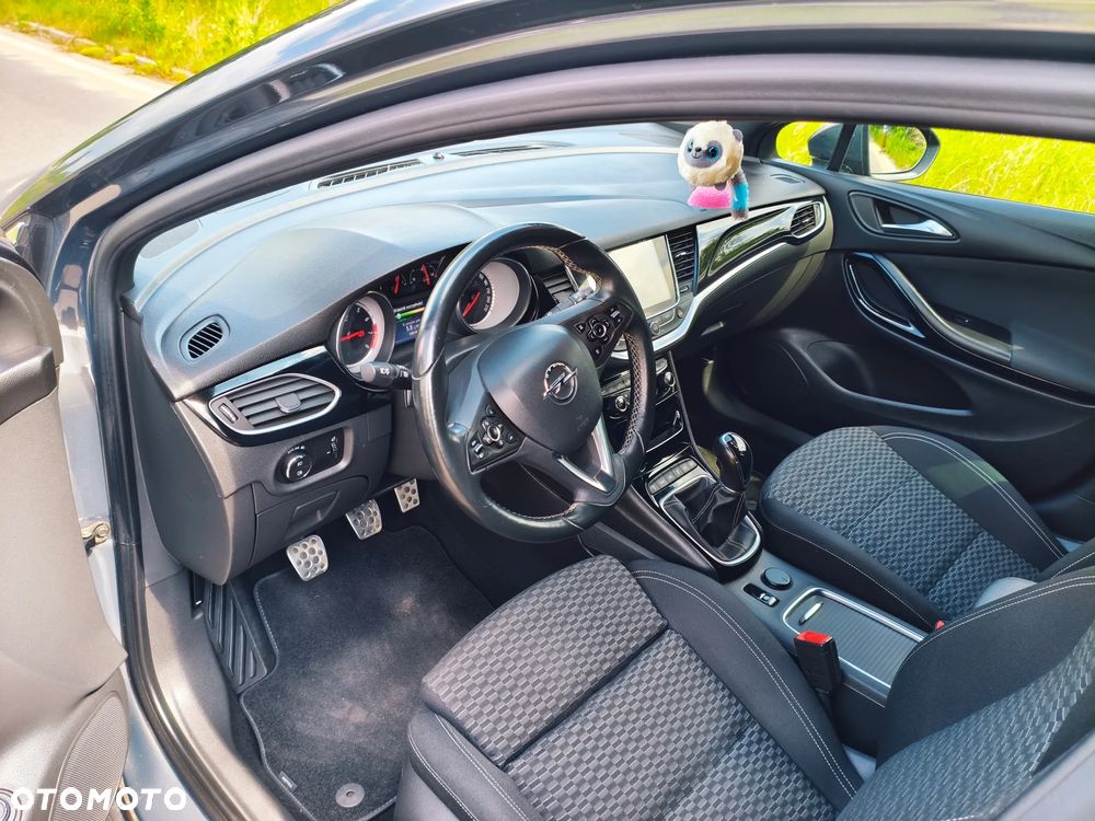 Opel Astra 1.4 T Elite - 11
