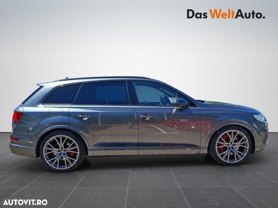Audi SQ7 - 7